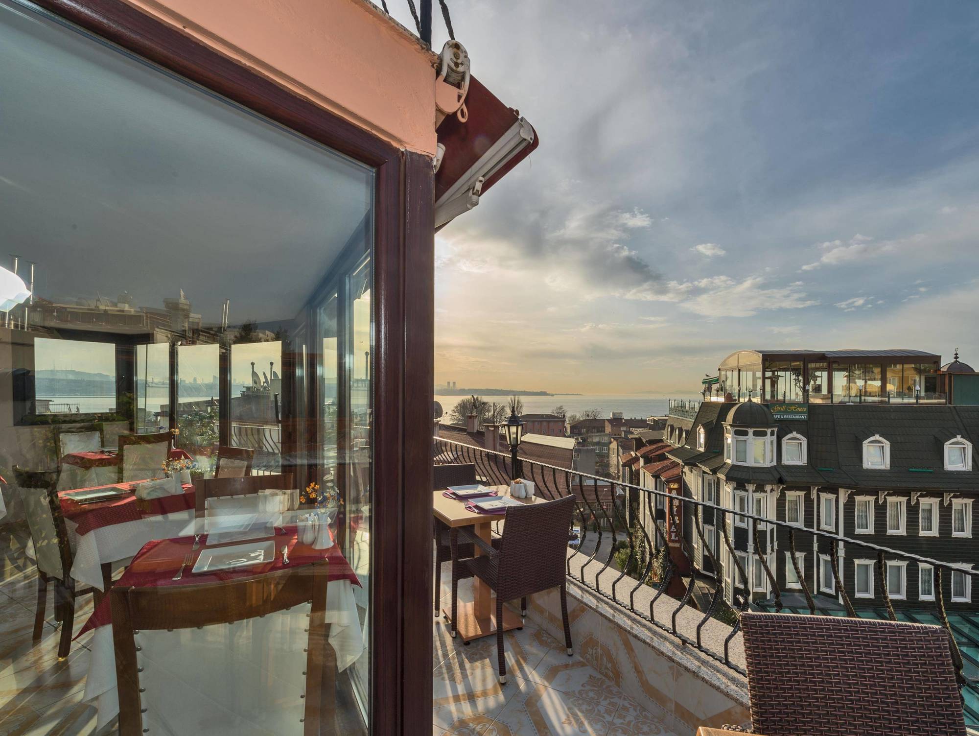 Osmanhan Hotel Istanbul Exterior photo